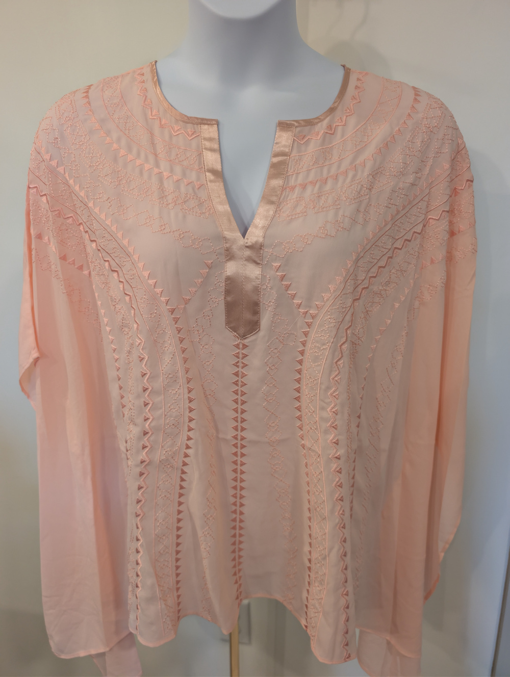 1174-Premise Woman Pink Embroidered Sheer Poncho Blouse 1X - NWT